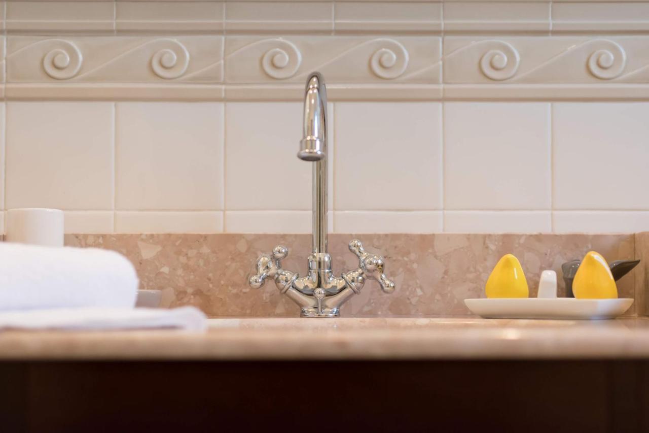 Duomo Seaside Deluxe Apartment By Ortigia Apartments シラクーサ エクステリア 写真