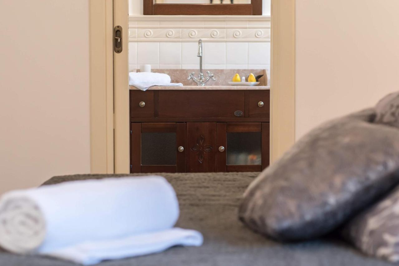 Duomo Seaside Deluxe Apartment By Ortigia Apartments シラクーサ エクステリア 写真