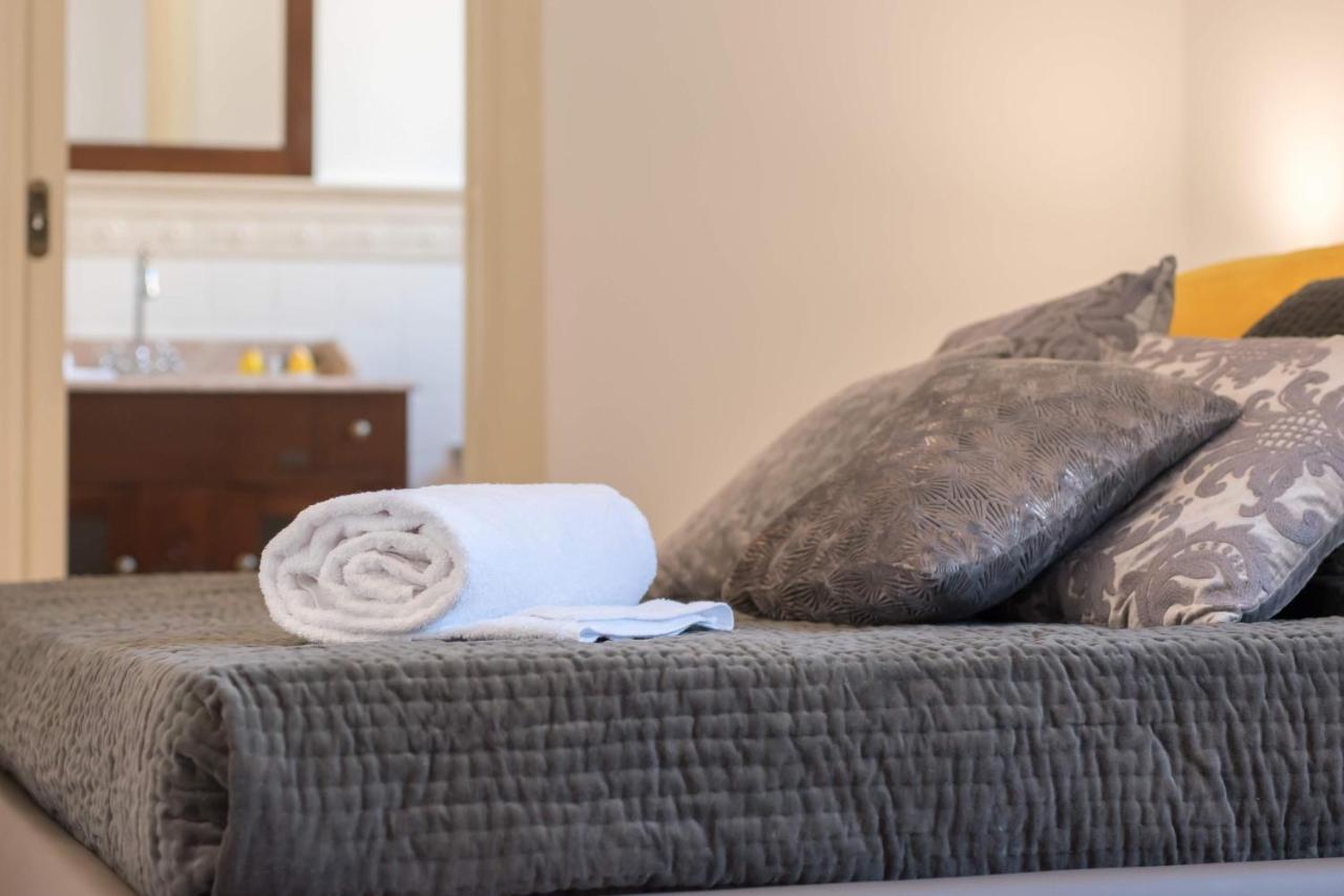 Duomo Seaside Deluxe Apartment By Ortigia Apartments シラクーサ エクステリア 写真