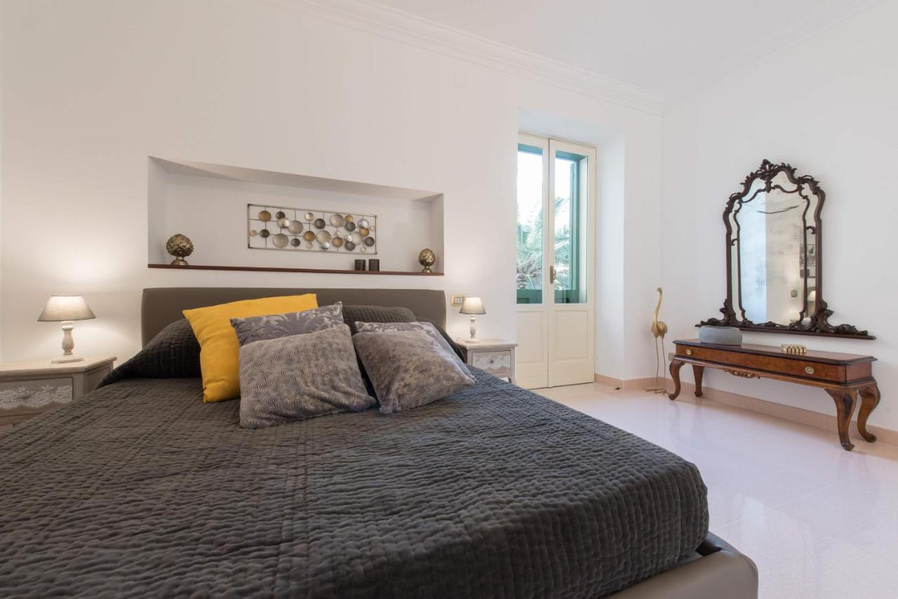 Duomo Seaside Deluxe Apartment By Ortigia Apartments シラクーサ エクステリア 写真