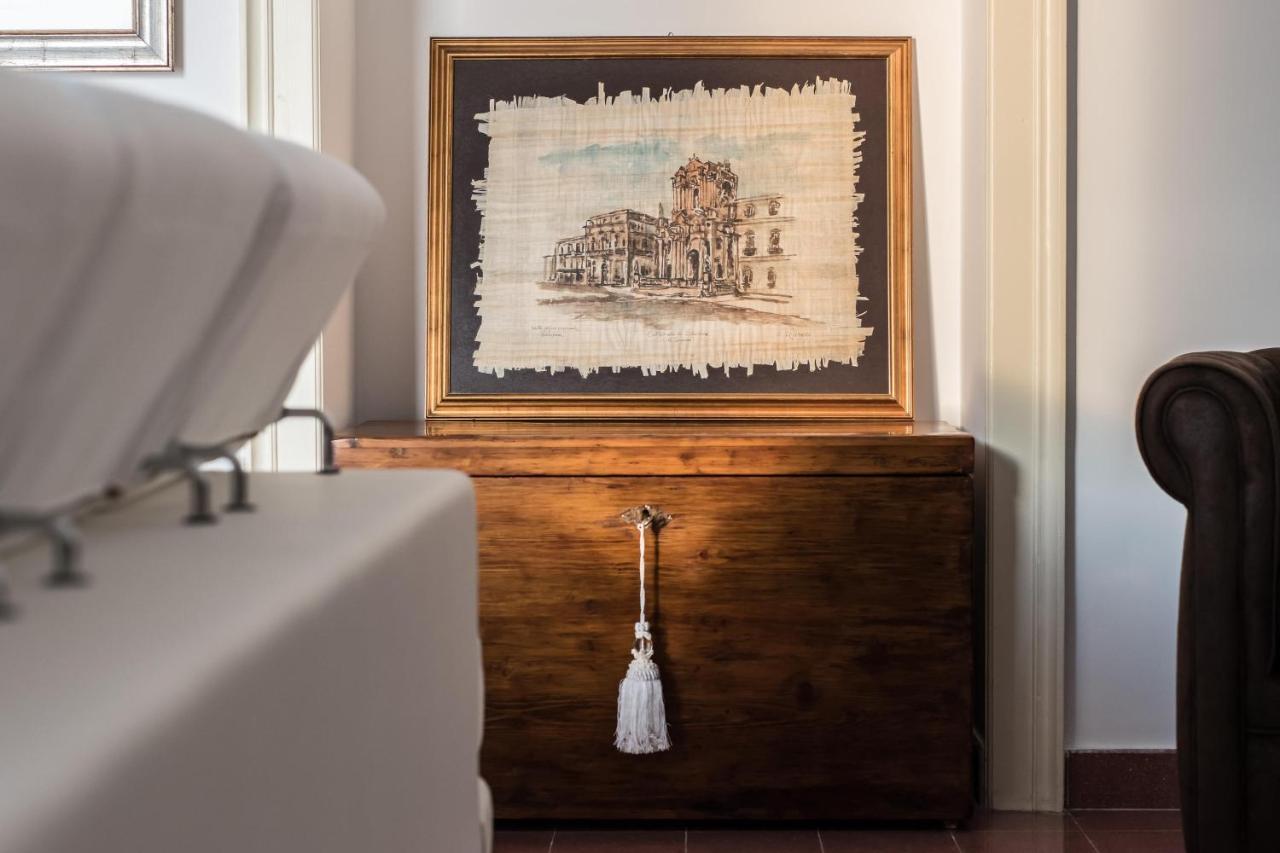 Duomo Seaside Deluxe Apartment By Ortigia Apartments シラクーサ エクステリア 写真