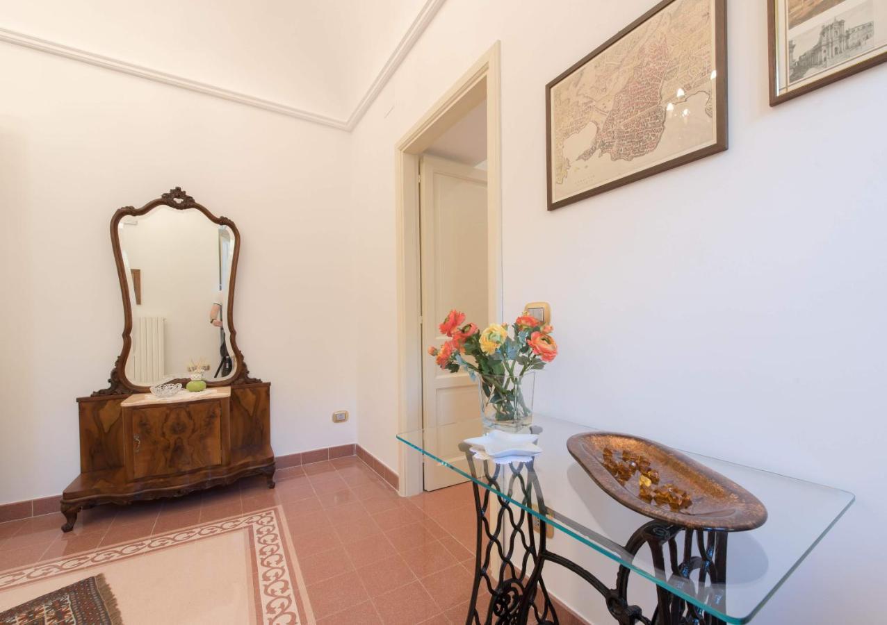 Duomo Seaside Deluxe Apartment By Ortigia Apartments シラクーサ エクステリア 写真