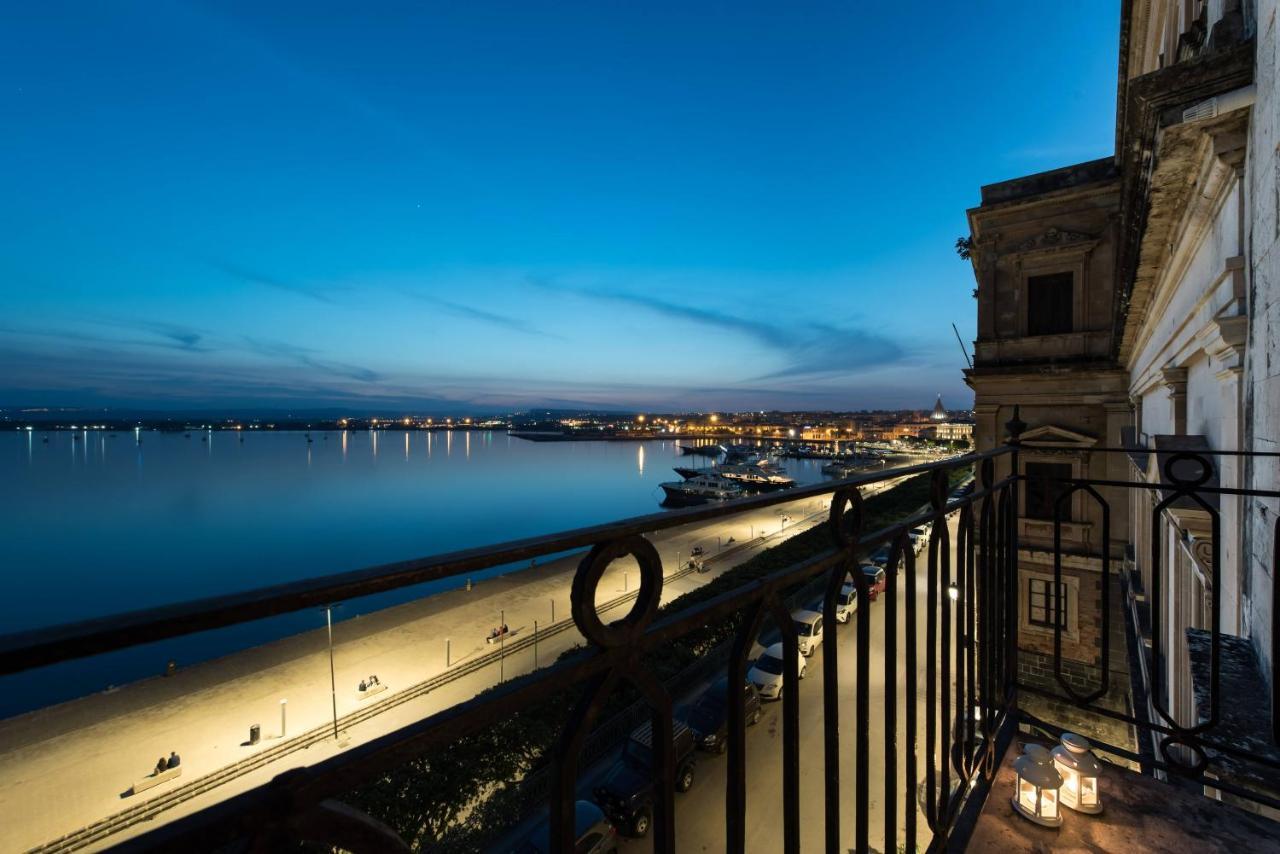 Duomo Seaside Deluxe Apartment By Ortigia Apartments シラクーサ エクステリア 写真