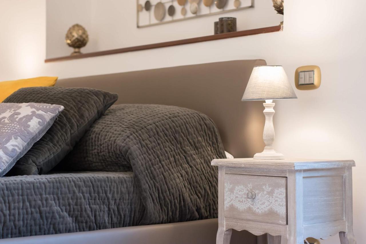 Duomo Seaside Deluxe Apartment By Ortigia Apartments シラクーサ エクステリア 写真